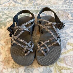Women’s Chacos Size 7